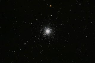 M13_Safari_small (خوشه‌ی کروی M13)