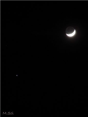 m_j_Soltanolkottabi (ماه هلالی در کنار مشتری و قمرهایش)