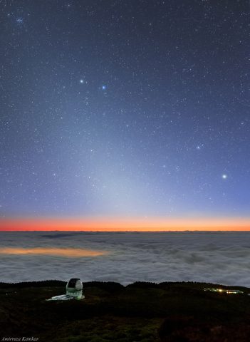 La-Palma14_Zodiacal (نور منطقه البروجی بر فراز تلسکوپ بزرگ جزایر قناری)